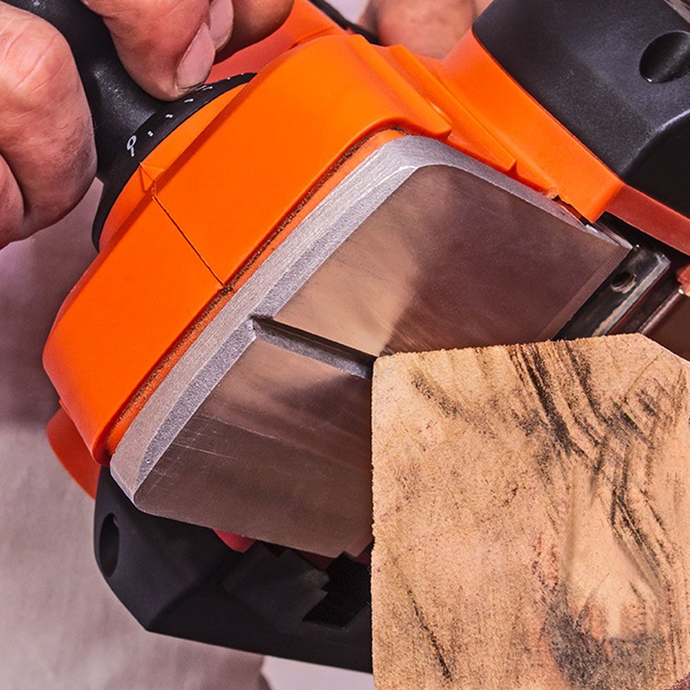 CEPILLO ELÉCTRICO 710W BEW712-QS BLACK+DECKER gallery 3