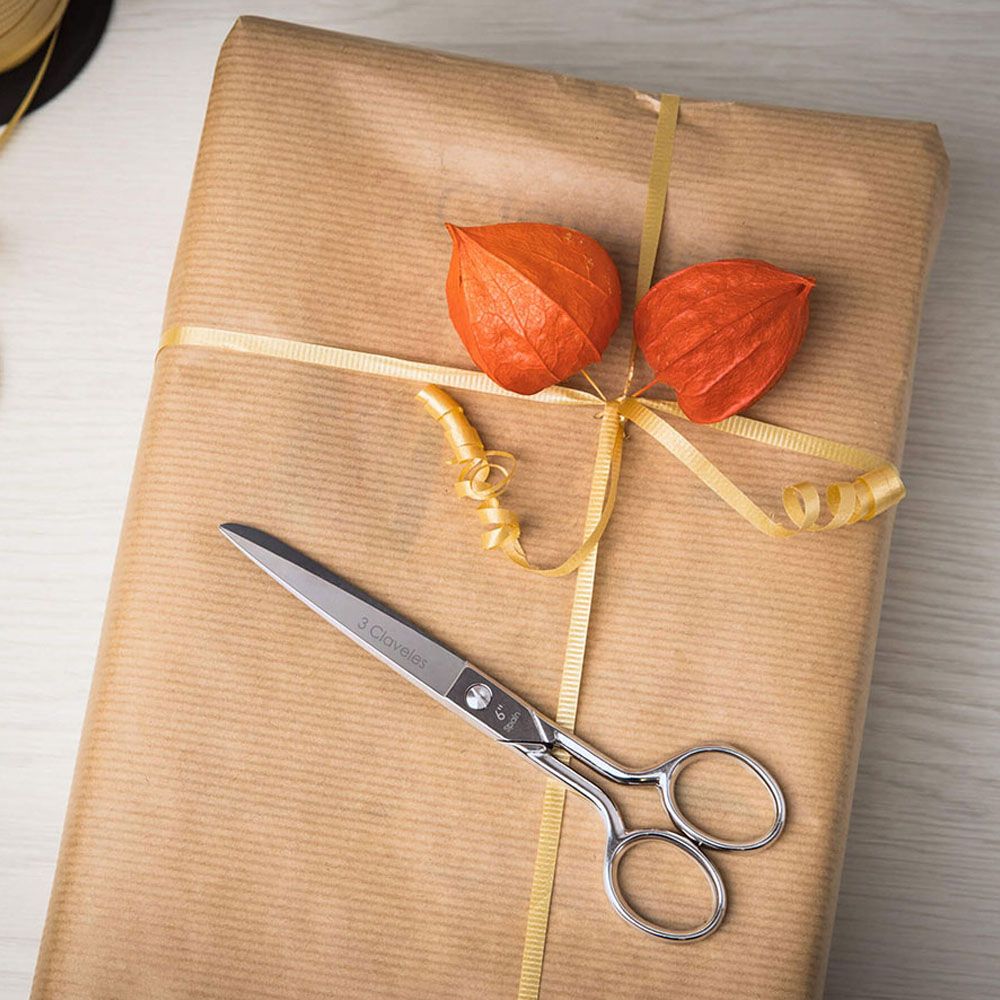 TIJERA COSTURA CASTELLANA 6" B 3 CLAVELES gallery 2