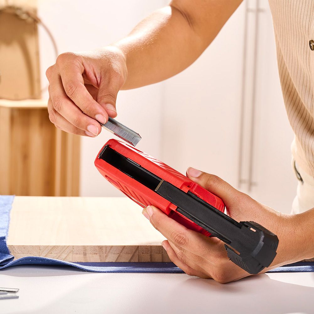 GRAPADORA / CLAVADORA A BATERÍA CSG3620 4 V 1.3 Ah CARGA CON USB gallery 2