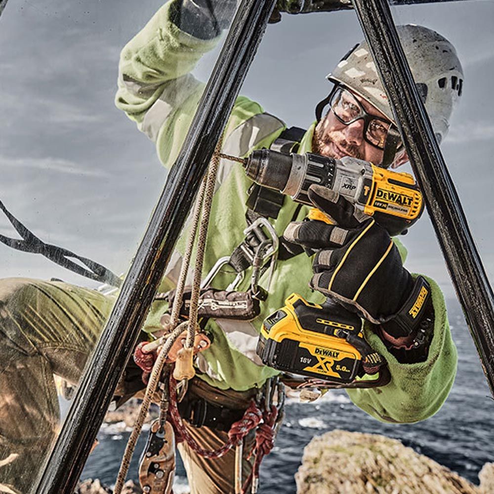 KIT TALADRO PERCUTOR XR BRUSHLESS 18V XRP CON 2 BATERÍAS Li-Ion 5Ah Y CARGADOR gallery 3