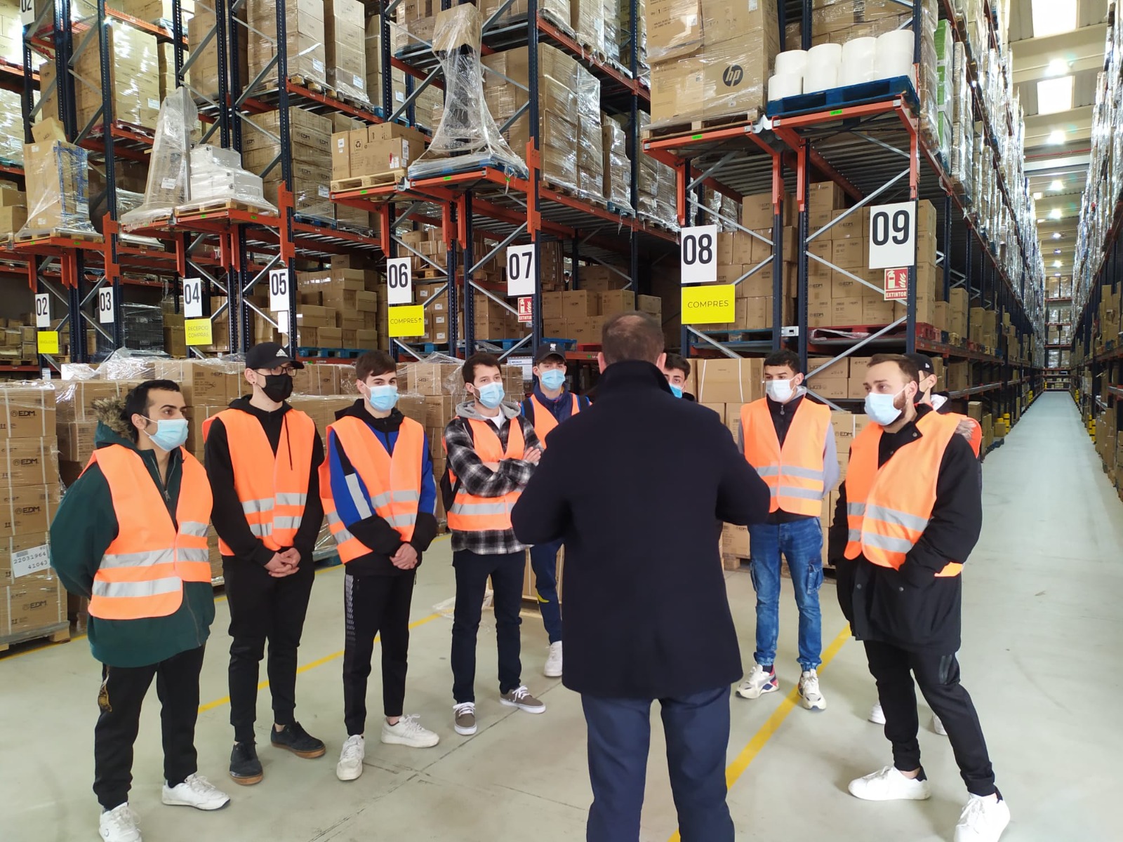 Visita de los alumnos del CP de Operaciones Auxiliares de Almacén