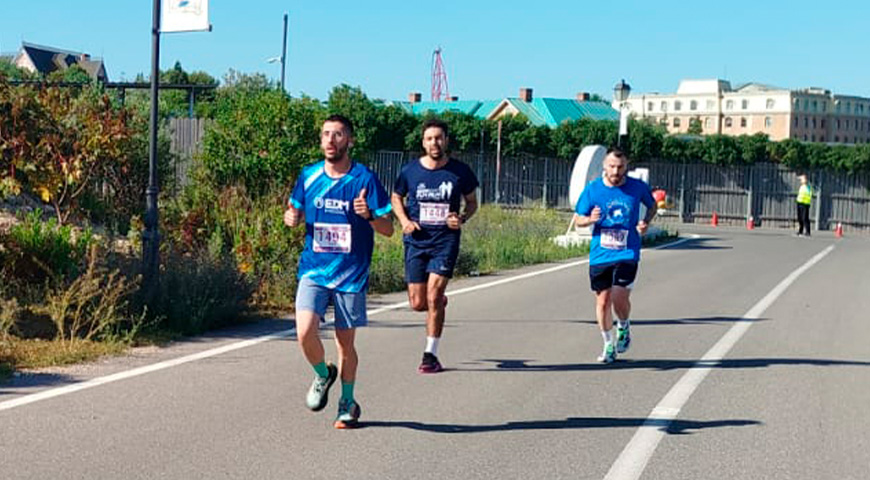 El equipo de Elektro3 se mueve por una buena causa en la Fun Run de PortAventura