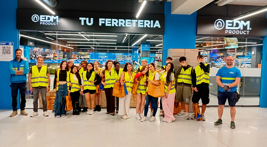Abriendo puertas al talento del futuro: visita del Institut Tarragona